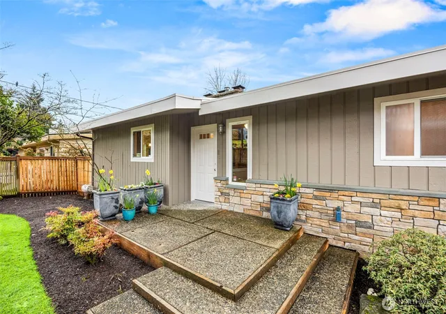 Photo 2 of Single family home for sale at 231 105th Avenue Se, Bellevue, WA 98004 | MLS# NWM2583801 | Listing updated on 2026-10-02