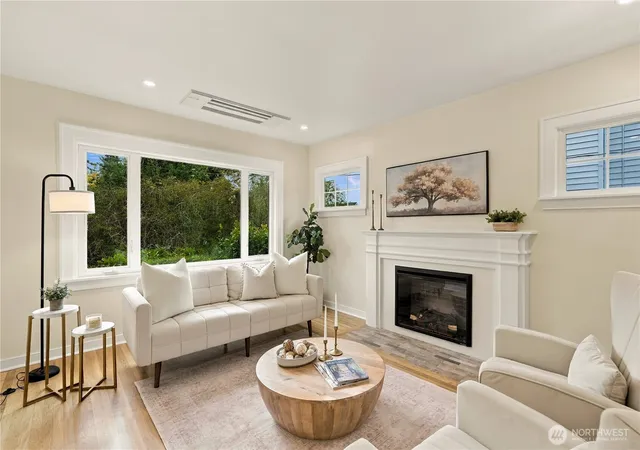 Photo 4 of Single family home for sale at 8055 Corliss Ave N, Seattle, WA 98103 | MLS# NWM2583814 | Listing updated on 2026-09-30