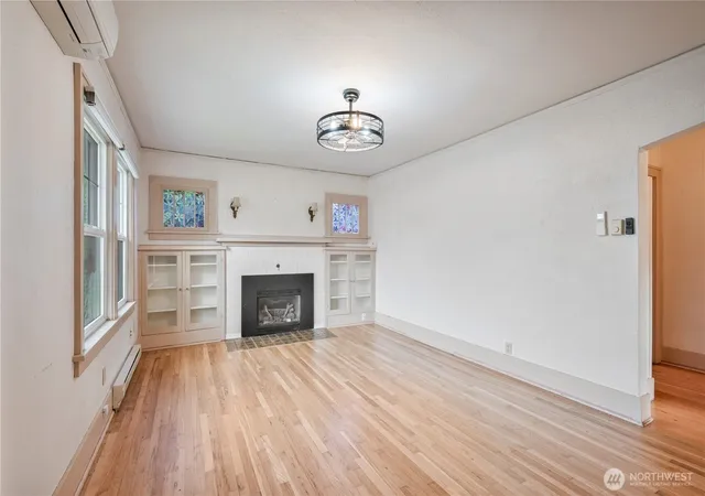 Photo 3 of Single family home for sale at 707 Ayers St, Kelso, WA 98626 | MLS# NWM2583818 | Listing updated on 2026-10-01