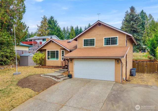 Photo 3 of Single family home for sale at 7275 Blackbird Dr Ne, Bremerton, WA 98311 | MLS# NWM2583820 | Listing updated on 2026-10-01