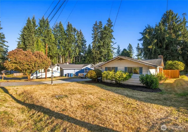 Photo 2 of Single family home for sale at 2826 York Rd, Everett, WA 98204 | MLS# NWM2583822 | Listing updated on 2026-10-12