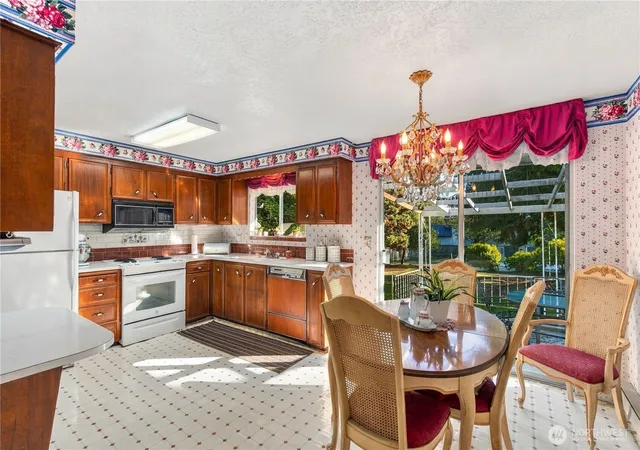 Photo 2 of Single family home for sale at 2826 York Rd, Everett, WA 98204 | MLS# NWM2583822 | Listing updated on 2026-10-08
