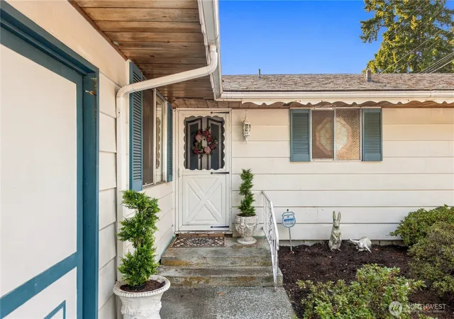 Photo 1 of Single family home for sale at 2826 York Rd, Everett, WA 98204 | MLS# NWM2583822 | Listing updated on 2026-10-08