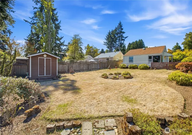 Photo 4 of Single family home for sale at 11752 20th Avenue NE, Seattle, WA 98125 | MLS# NWM2583832 | Listing updated on 2026-09-27