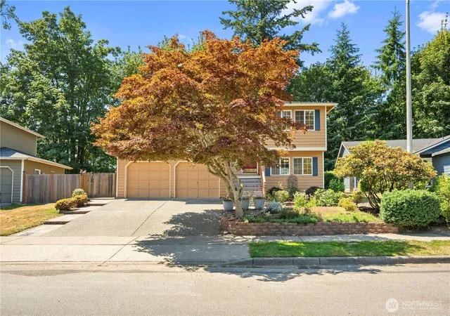 Photo 4 of Sale Pending at 928 96th Avenue SE, Lake Stevens, WA 98258 | MLS# NWM2583836 | Listing updated on 2026-09-30