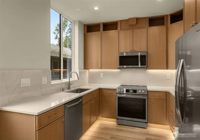 Photo 2 of Townhouse for sale at 10331 B Ashworth Ave N, Seattle, WA 98133 | MLS# NWM2583844 | Listing updated on 2026-10-12