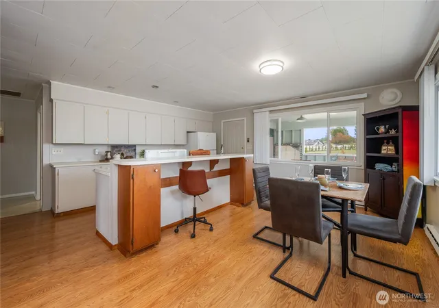 Photo 4 of Single family home for sale at 4924 Northwest Dr, Bellingham, WA 98226 | MLS# NWM2583849 | Listing updated on 2026-09-18