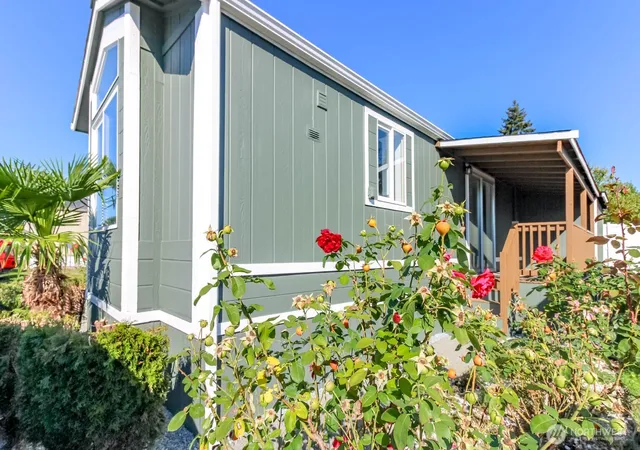 Photo 2 of Manufactured home for sale at 210 37th Street Se #16, Auburn, WA 98002 | MLS# NWM2583852 | Listing updated on 2026-09-30