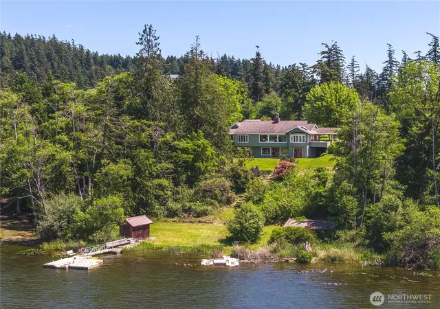 Photo 4 of Single family home for sale at 6067 S Campbell Lake Rd, Anacortes, WA 98221 | MLS# NWM2583861 | Listing updated on 2026-09-18