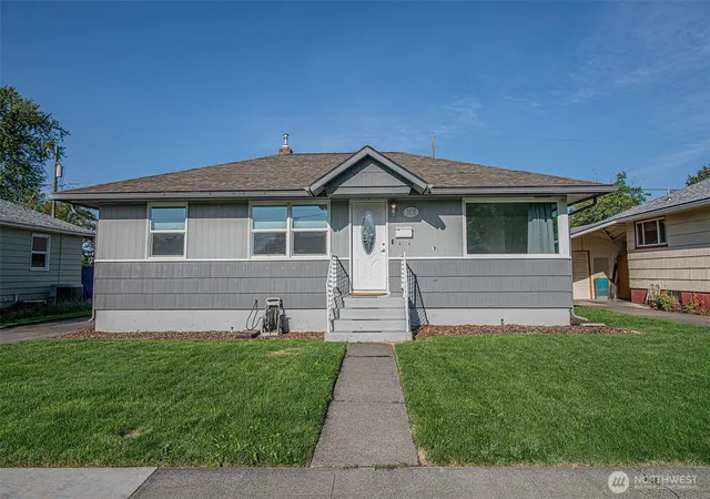 Photo 1 of Single family home for sale at 105 Francis Dr, Walla Walla, WA 99362 | MLS# NWM2583866 | Listing updated on 2026-09-24