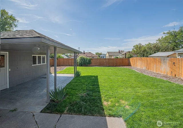 Photo 3 of Single family home for sale at 105 Francis Dr, Walla Walla, WA 99362 | MLS# NWM2583866 | Listing updated on 2026-09-24