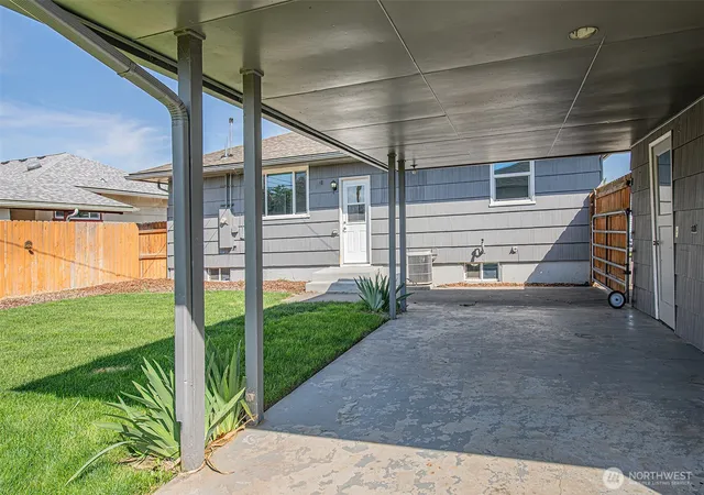 Photo 4 of Single family home for sale at 105 Francis Dr, Walla Walla, WA 99362 | MLS# NWM2583866 | Listing updated on 2026-09-24