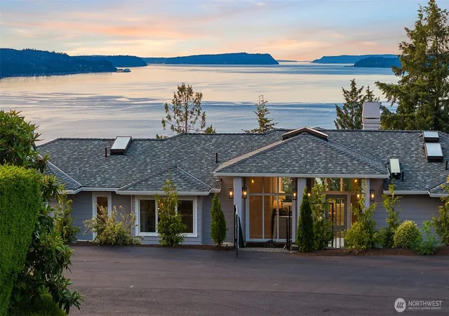 Photo 3 of Single family home for sale at 6117 92nd Street Sw, Mukilteo, WA 98275 | MLS# NWM2583878 | Listing updated on 2026-10-02