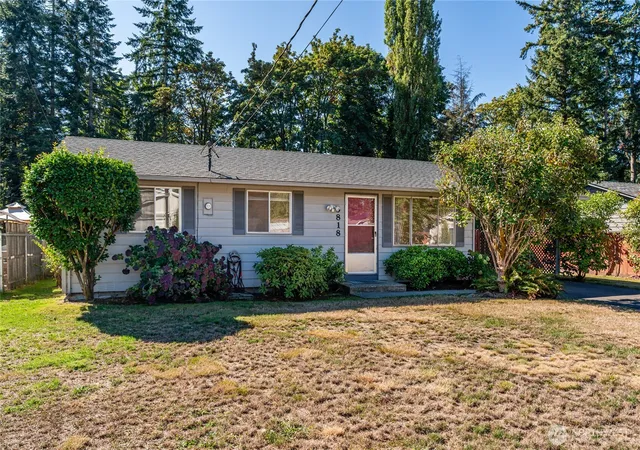 Photo 3 of Single family home for sale at 3818 103rd Street Ne, Marysville, WA 98271 | MLS# NWM2583883 | Listing updated on 2026-09-26