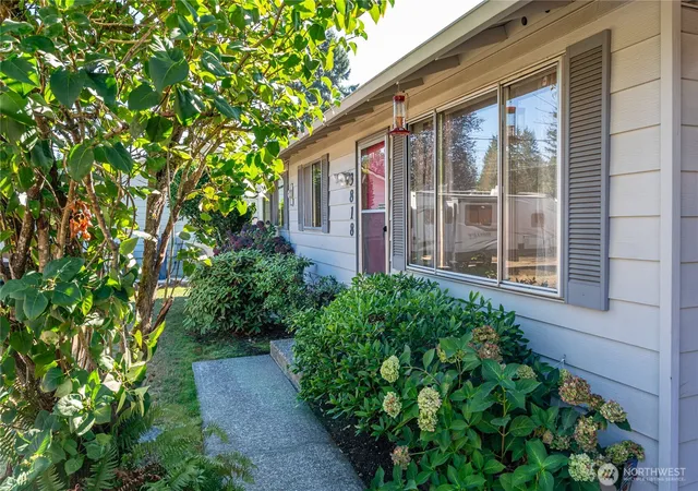 Photo 3 of Single family home for sale at 3818 103rd Street NE, Marysville, WA 98271 | MLS# NWM2583883 | Listing updated on 2026-09-26