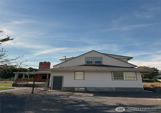 Photo 3 of Single family home for sale at 6556 Lower Waitsburg Rd, Walla Walla, WA 99362 | MLS# NWM2583886 | Listing updated on 2026-09-25