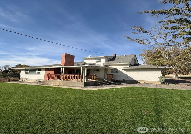 Photo 3 of Single family home for sale at 6556 Lower Waitsburg Rd, Walla Walla, WA 99362 | MLS# NWM2583886 | Listing updated on 2026-09-25