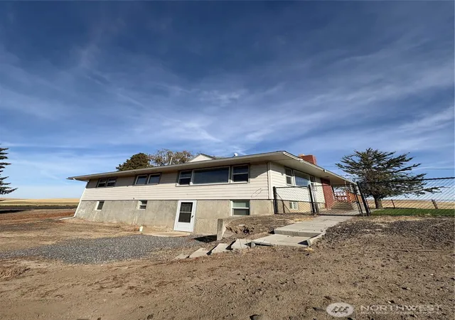 Photo 4 of Single family home for sale at 6556 Lower Waitsburg Rd, Walla Walla, WA 99362 | MLS# NWM2583886 | Listing updated on 2026-09-25