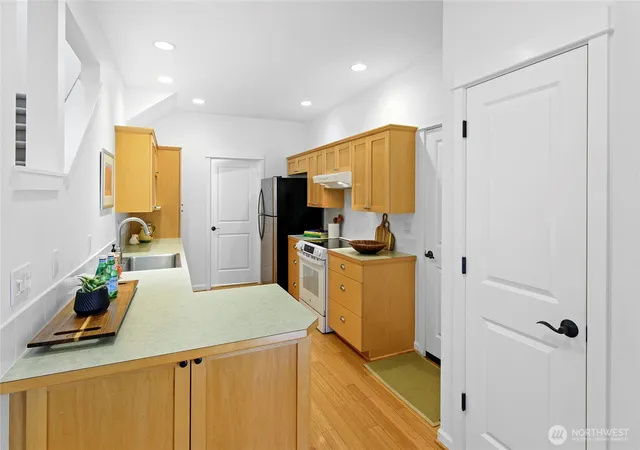 Photo 3 of Townhouse for sale at 1870 Sakai Village Loop #28, Bainbridge Island, WA 98110 | MLS# NWM2583892 | Listing updated on 2026-09-23