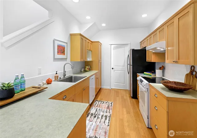 Photo 3 of Townhouse for sale at 1870 Sakai Village Loop #28, Bainbridge Island, WA 98110 | MLS# NWM2583892 | Listing updated on 2026-09-23