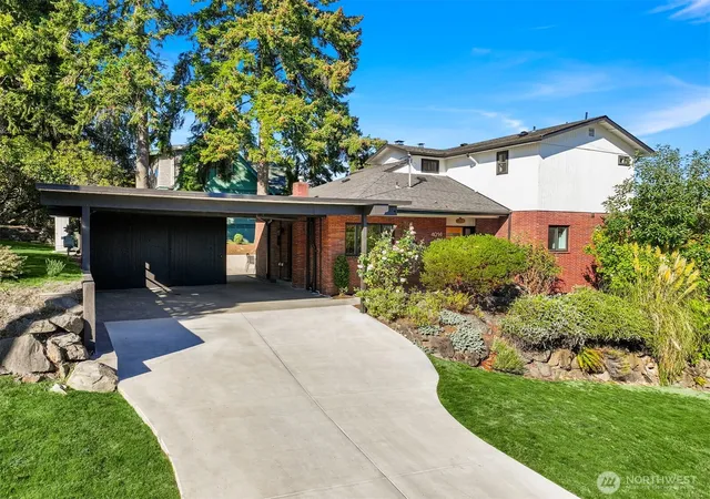 Photo 1 of Sale Pending at 4014 S Dakota St, Seattle, WA 98118 | MLS# NWM2583895 | Listing updated on 2026-09-29