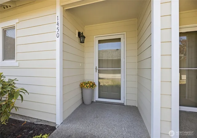 Photo 2 of Condo for sale at 1450 Mountain View Dr, Enumclaw, WA 98022 | MLS# NWM2583900 | Listing updated on 2026-09-23