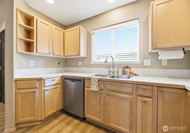 Photo 4 of Condo for sale at 1450 Mountain View Dr, Enumclaw, WA 98022 | MLS# NWM2583900 | Listing updated on 2026-09-23