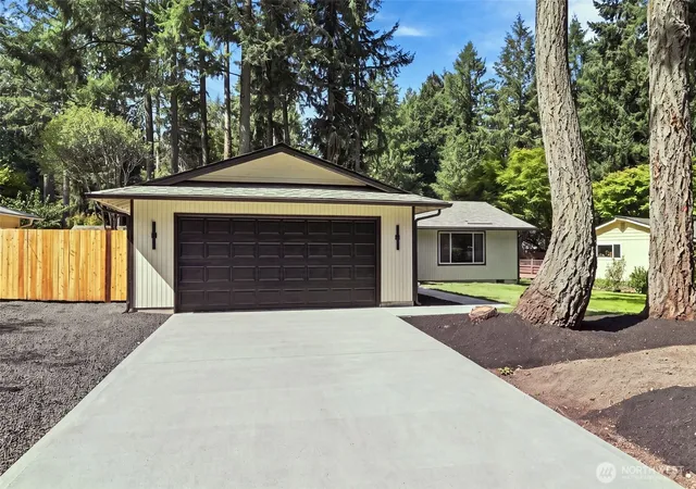 Photo 2 of Single family home for sale at 4201 Clearwater Dr Se, Lacey, WA 98503 | MLS# NWM2583904 | Listing updated on 2026-09-29