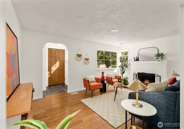 Photo 3 of Sale Pending at 8627 9th Avenue Sw, Seattle, WA 98106 | MLS# NWM2583905 | Listing updated on 2026-09-28