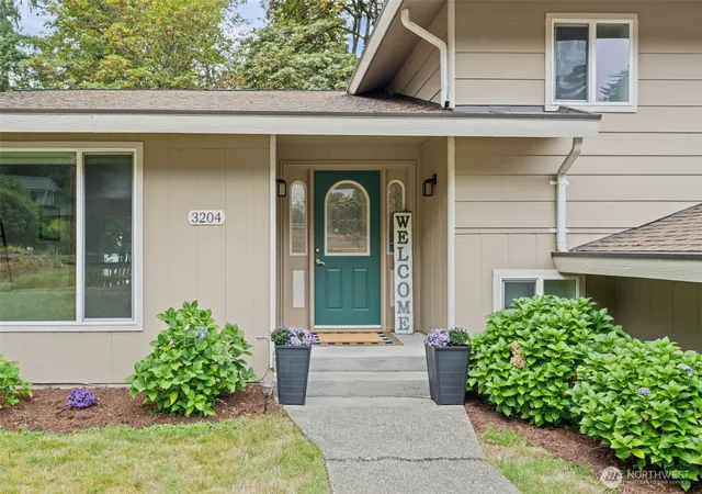 Photo 3 of Single family home for sale at 3204 88th Avenue E, Edgewood, WA 98371 | MLS# NWM2583916 | Listing updated on 2026-09-22
