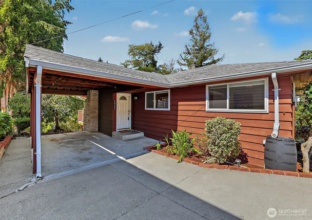 Photo 3 of Single family home for sale at 5925 48th Avenue S, Seattle, WA 98118 | MLS# NWM2583917 | Listing updated on 2026-09-24