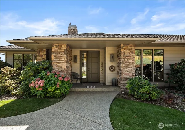 Photo 1 of Sale Pending at 3804 W Eaglerock Dr, Wenatchee, WA 98801 | MLS# NWM2583920 | Listing updated on 2026-09-29