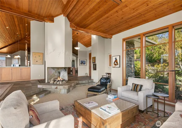 Photo 4 of Sale Pending at 3804 W Eaglerock Dr, Wenatchee, WA 98801 | MLS# NWM2583920 | Listing updated on 2026-09-29