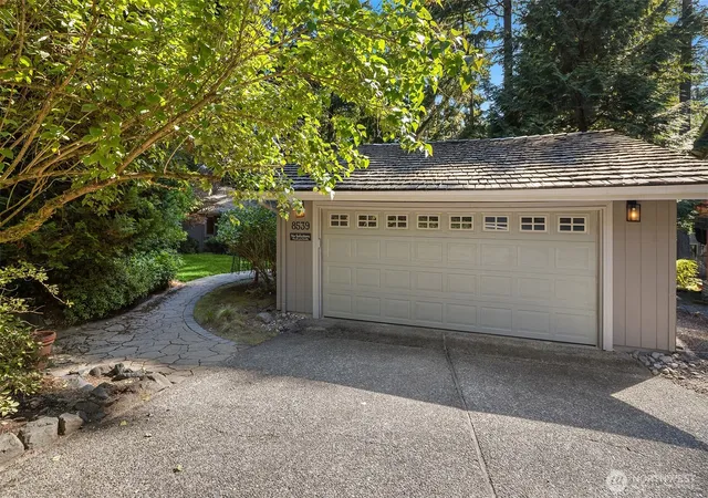 Photo 2 of Single family home for sale at 8539 Se 79th Place, Mercer Island, WA 98040 | MLS# NWM2583925 | Listing updated on 2026-10-02
