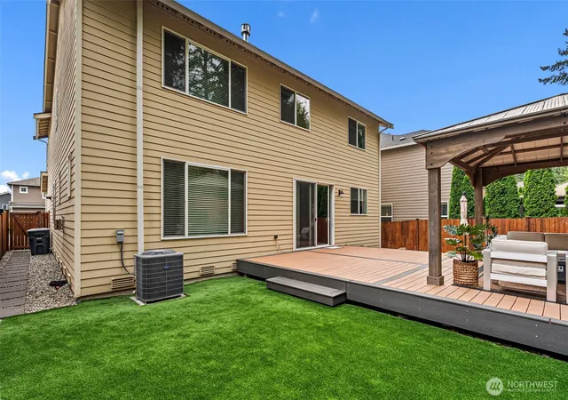 Photo 4 of Single family home for sale at 5035 Admiral St, Gig Harbor, WA 98332 | MLS# NWM2583932 | Listing updated on 2026-10-01