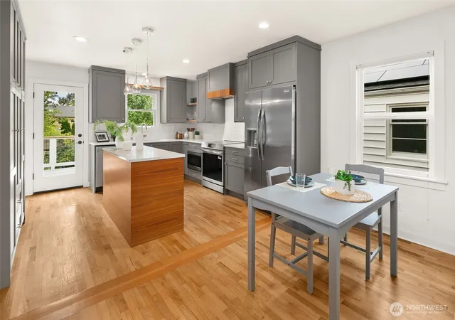 Photo 3 of Single family home for sale at 9219 5th Avenue NE, Seattle, WA 98115 | MLS# NWM2583938 | Listing updated on 2026-10-01