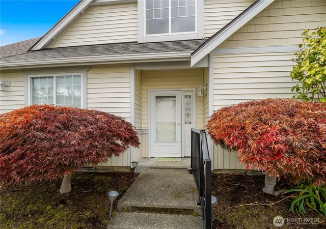 Photo 4 of Single family home for sale at 16927 91st Avenue E, Puyallup, WA 98375 | MLS# NWM2583960 | Listing updated on 2026-09-19