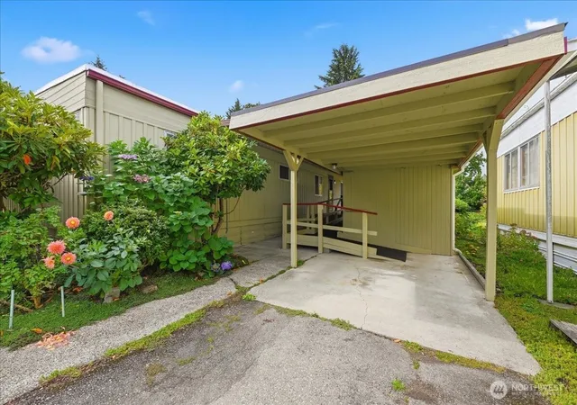 Photo 2 of Manufactured home for sale at 11330 E Riverside Dr #40, Bothell, WA 98011 | MLS# NWM2583961 | Listing updated on 2026-10-01
