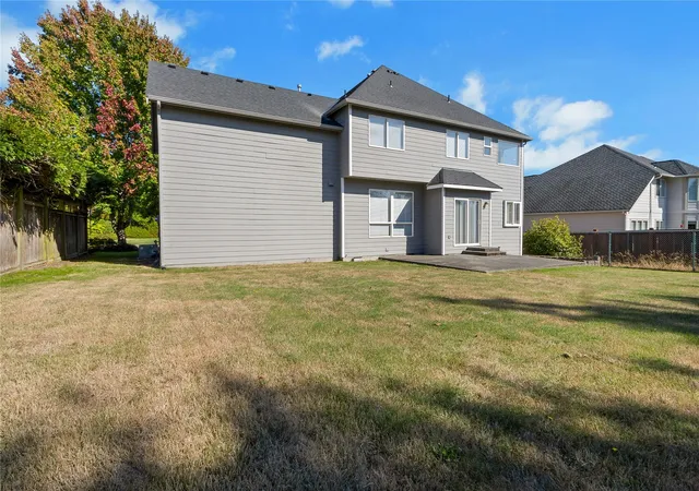 Photo 3 of Single family home for sale at 1850 31st Avenue SE, Puyallup, WA 98374 | MLS# NWM2583971 | Listing updated on 2026-10-20
