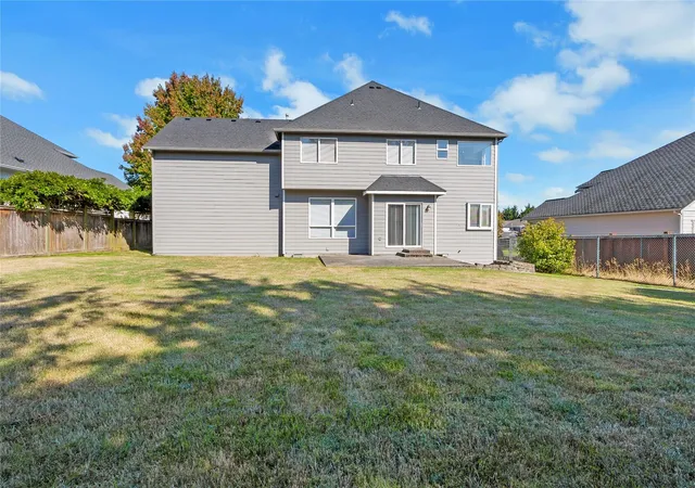 Photo 4 of Single family home for sale at 1850 31st Avenue SE, Puyallup, WA 98374 | MLS# NWM2583971 | Listing updated on 2026-10-20