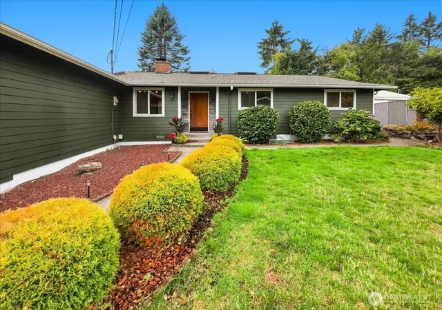 Photo 3 of Single family home for sale at 19607 136th Place Se, Renton, WA 98058 | MLS# NWM2583975 | Listing updated on 2026-10-03
