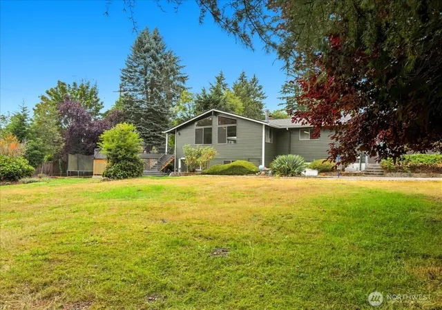Photo 3 of Single family home for sale at 19607 136th Place SE, Renton, WA 98058 | MLS# NWM2583975 | Listing updated on 2026-10-03