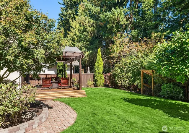 Photo 3 of Single family home for sale at 11323 37th Avenue Se, Everett, WA 98208 | MLS# NWM2583976 | Listing updated on 2026-09-29