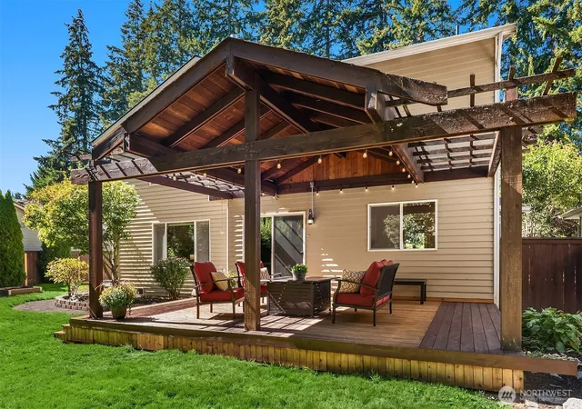 Photo 3 of Single family home for sale at 11323 37th Avenue SE, Everett, WA 98208 | MLS# NWM2583976 | Listing updated on 2026-09-29