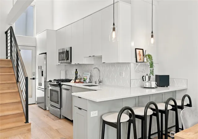 Photo 3 of Townhouse for sale at 4608 Evanston Ave N, Seattle, WA 98103 | MLS# NWM2583978 | Listing updated on 2026-09-30