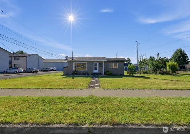 Photo 1 of Single family home for sale at 117 J St, Cosmopolis, WA 98537 | MLS# NWM2583980 | Listing updated on 2026-10-01