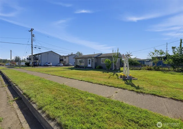 Photo 3 of Single family home for sale at 117 J St, Cosmopolis, WA 98537 | MLS# NWM2583980 | Listing updated on 2026-10-01