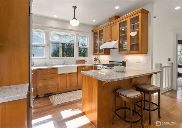 Photo 4 of Single family home for sale at 4918 Greenwood Ave N, Seattle, WA 98103 | MLS# NWM2583982 | Listing updated on 2026-09-29