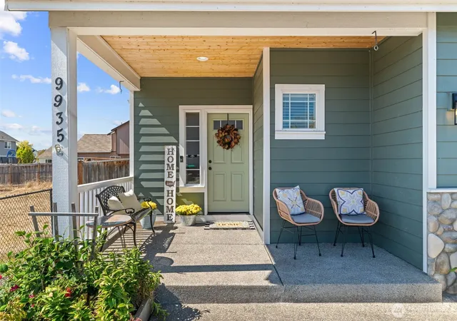 Photo 3 of Single family home for sale at 9935 Locust Ct Se, Yelm, WA 98597 | MLS# NWM2584000 | Listing updated on 2026-09-18