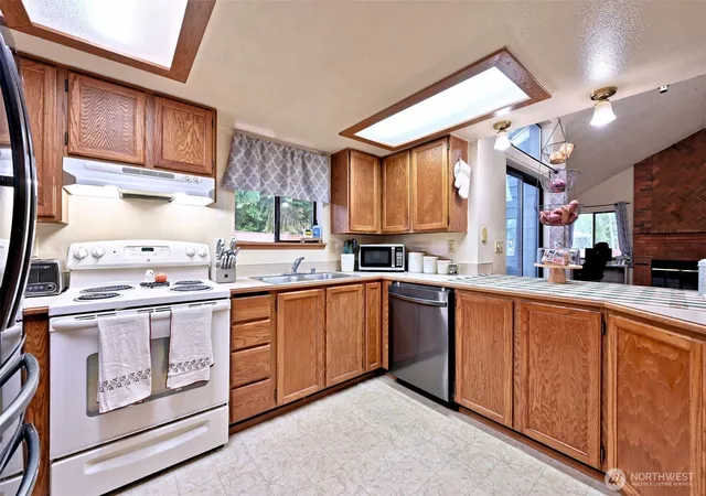 Photo 3 of Single family home for sale at 7601 Colony Ct NE, Bremerton, WA 98311 | MLS# NWM2584010 | Listing updated on 2026-09-18